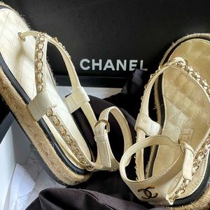 Lambskin Chanel white sandals